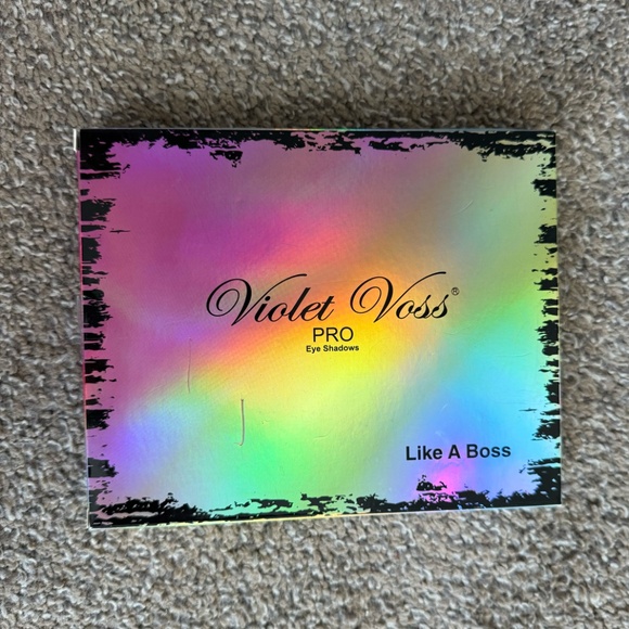Violet Voss "Like A Boss" eyeshadow palette - Picture 3 of 12
